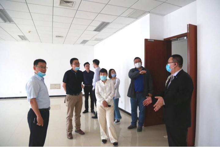 滨海新区人大主任调研滨海校区4